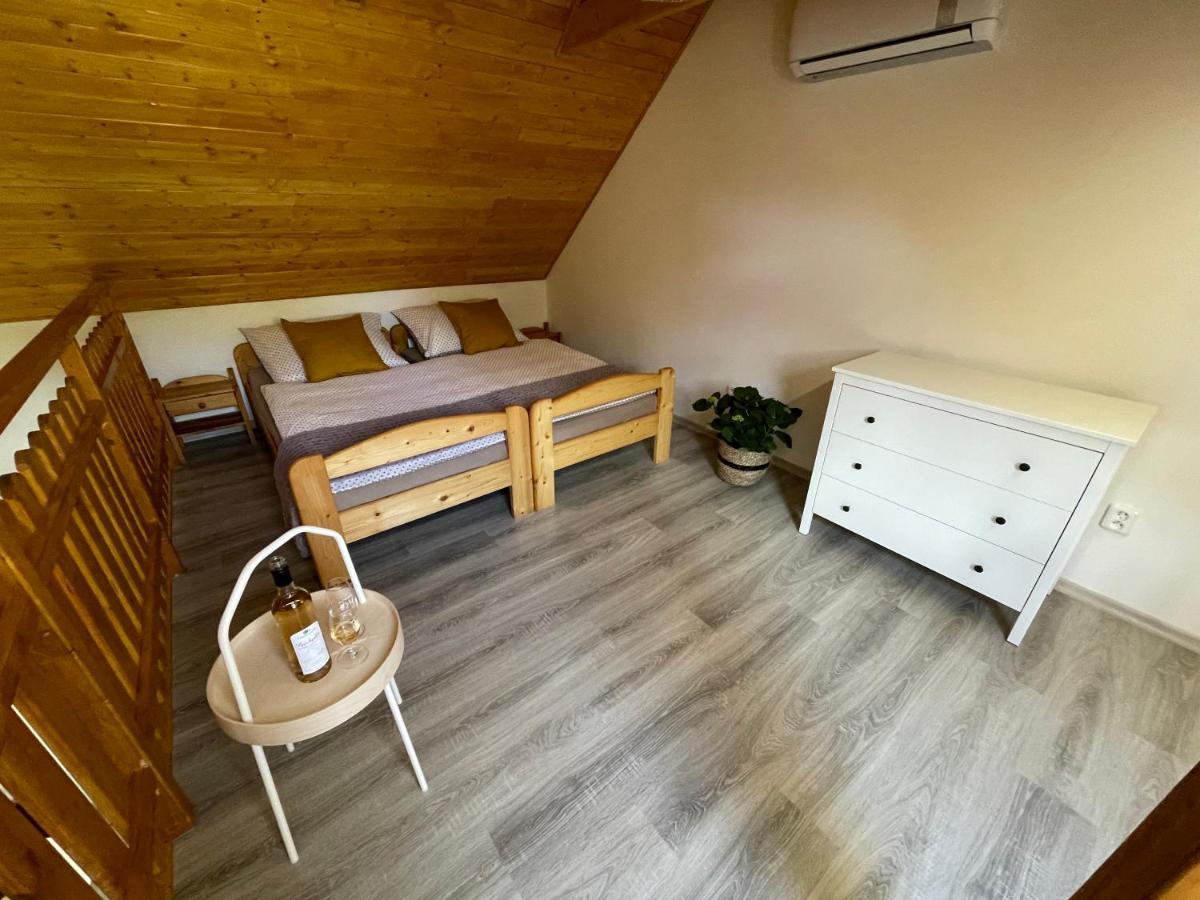 Vinny Sklep U Mna Mutenice Exterior photo