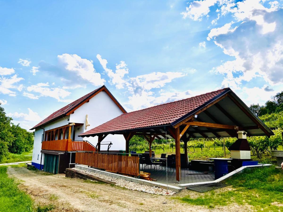 Vinny Sklep U Mna Mutenice Exterior photo