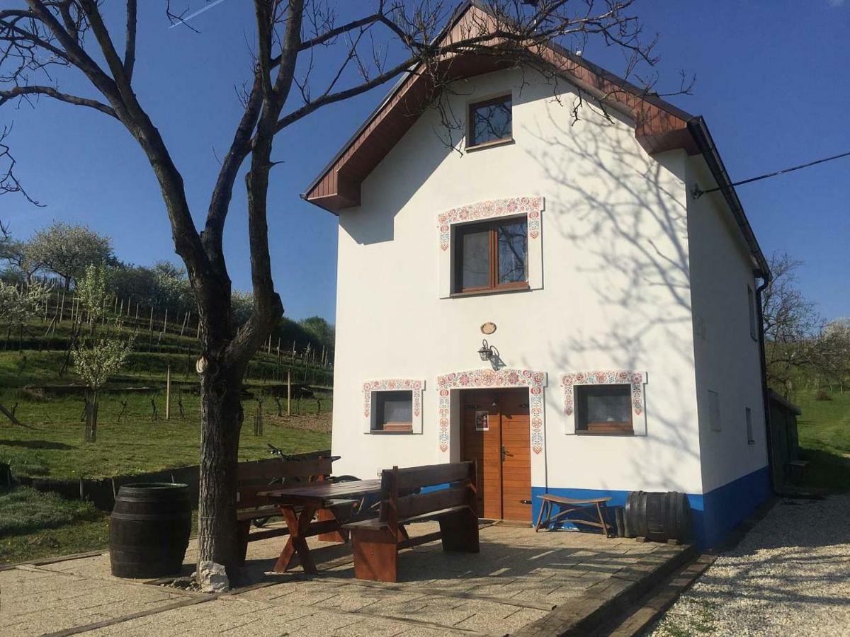 Vinny Sklep U Mna Mutenice Exterior photo